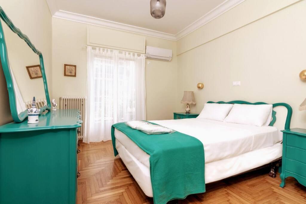 Iphigenia 2 Bedroom Retro Downtown Apartment 雅典 外观 照片